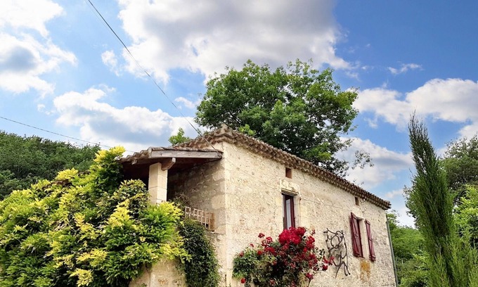 Sauveterre Casa | Homerez - Casa encantadora en Sauveterre con piscina privada