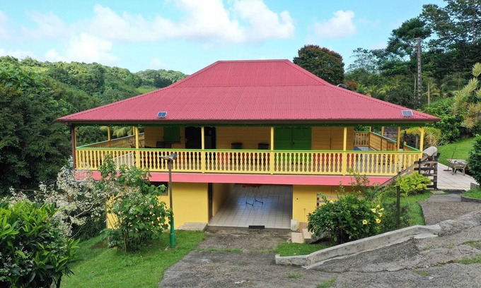 Gros-Morne Casa | Homerez - Casa encantadora en Gros-Morne con terraza y jardín