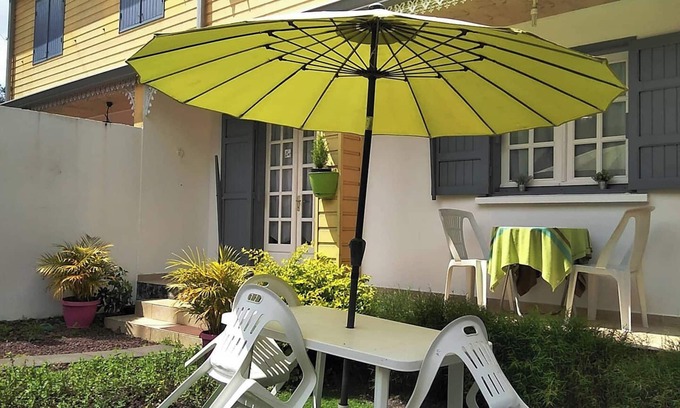 Hell-Bourg Casa | Homerez - Casa encantadora con terraza en Hell-Bourg