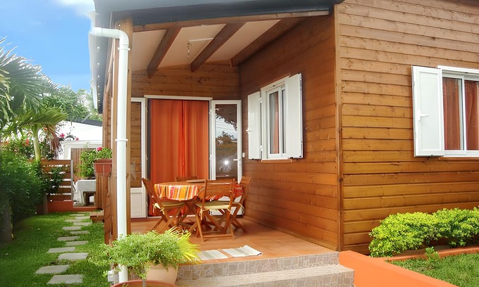 Plateau-Caillou Casa | Homerez - Casa encantadora en Saint Paul con vistas al mar y a la montaña