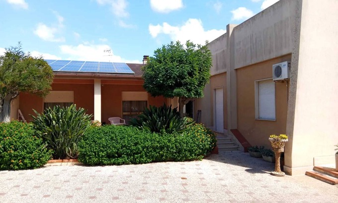 Marsala Casa | Homerez - Casa encantadora en Marsala con jardín privado