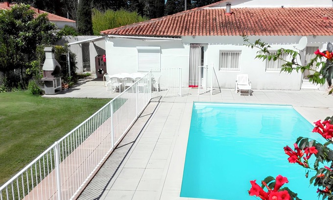 Meynes Villa | Homerez - Villa encantadora en Meynes con piscina privada