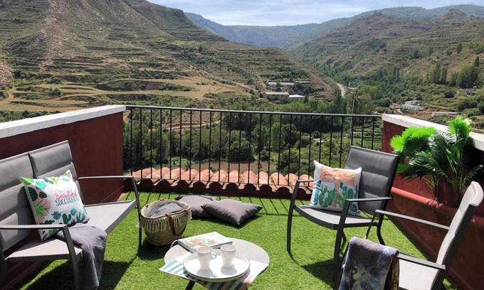 Viguera Casa | Homerez - Casa confortable en Viguera con vista a la montaña