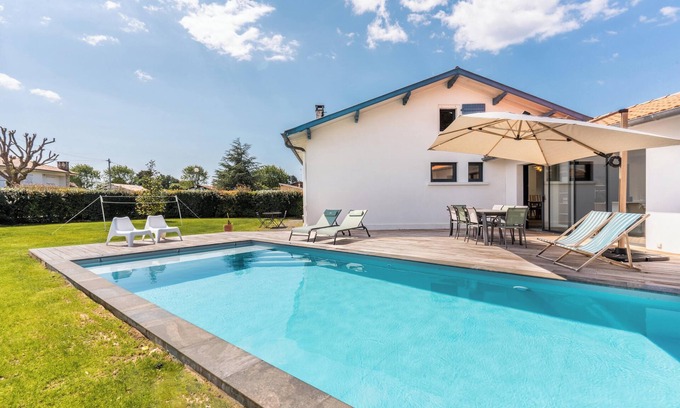 Seignosse Villa | Homerez - Villa cómoda en Seignosse con piscina privada