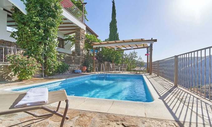 Laroya Casa | Homerez - Chalet acogedor con piscina en Laroya