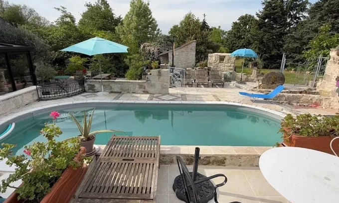 Brehemont Casa | Homerez - Casa acogedora en Bréhémont con jardín tranquilo