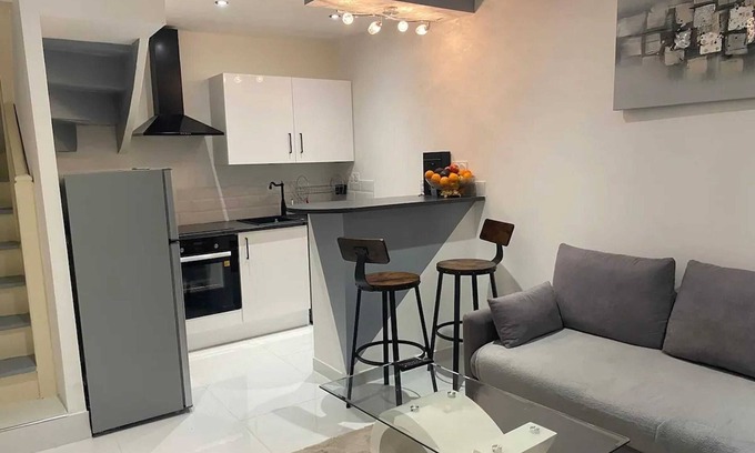 Trebes Casa | Homerez - Acogedora casa en Trèbes con 2 dormitorios