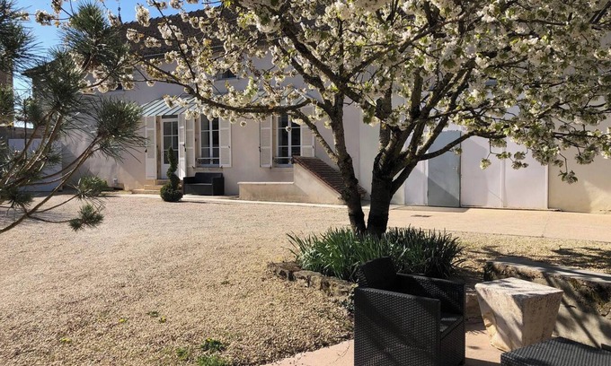 Meursault Casa | Homerez - Casa elegante en Meursault con jardín cerrado y chimenea
