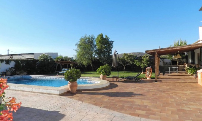 Padul Villa | Homerez - Villa elegante en Padul con piscina privada