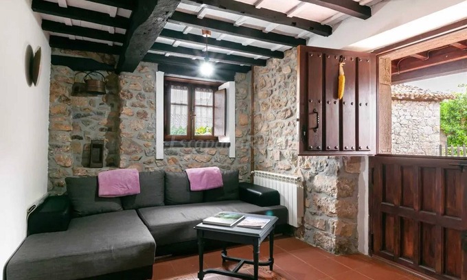Cangas de Onís Casa | Homerez - Casa familiar, Isongo, chimenea