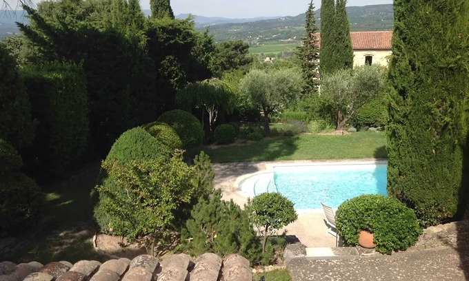 Lacoste Villa | Homerez - Villa familiar con piscina privada en Lacoste – 250 m²