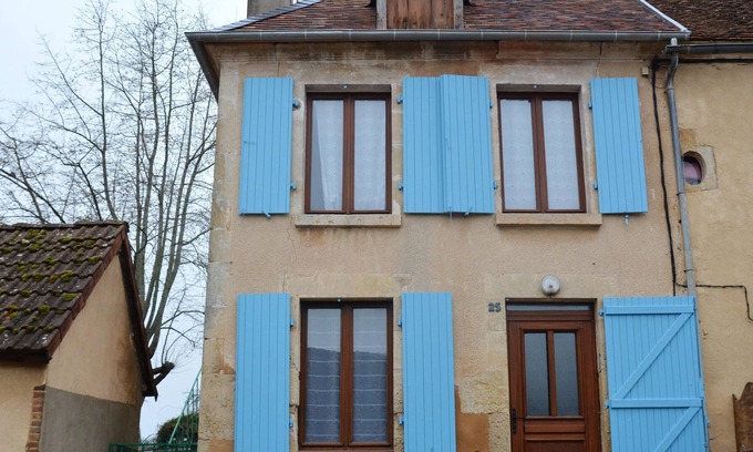 Saint-Amand-en-Puisaye Casa | Homerez - Casa para 4 pers. con jardín y terraza en Saint-Amand-en-Puisaye