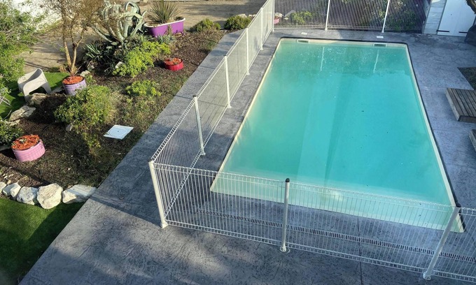 Saint-Privat-des-Vieux Villa | Homerez - Villa para 10 pers. con piscina, jacuzzi, spa, jardín y terraza