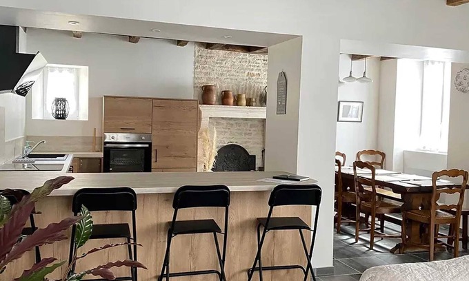 Les Riceys Casa | Homerez - Casa acogedora en Les Riceys con patio privado