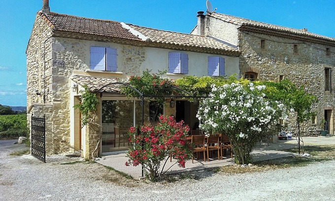 Saint-Victor-la-Coste Casa | Homerez - Casa en Saint-Victor-la-Coste