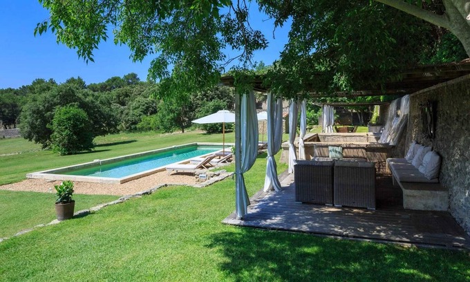 Saumane-de-Vaucluse Casa | Homerez - House in L'Isle-sur-la-Sorgue