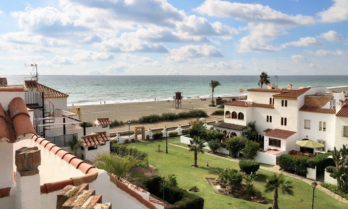 Marina de Casares Casa | Homerez - Casa Marina de Casares, vista al mar
