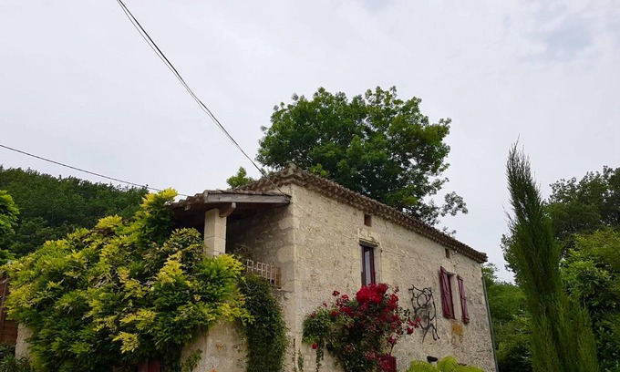 Sauveterre Casa | Homerez - House for 4 ppl. with swimming-pool, garden and terrace at Sauveterre