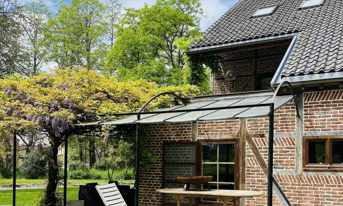 Eprave Casa | Homerez - House for 8 ppl. with garden, terrace and balcony at Rochefort