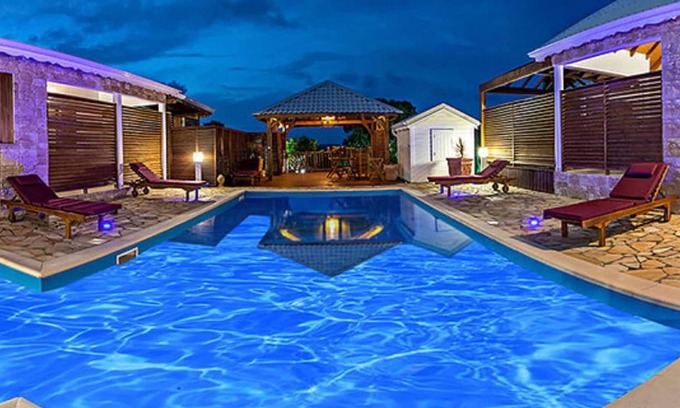 Anse-Bertrand Casa | Homerez - House for 2 ppl. with shared pool, jacuzzi and garden at Anse-Bertrand