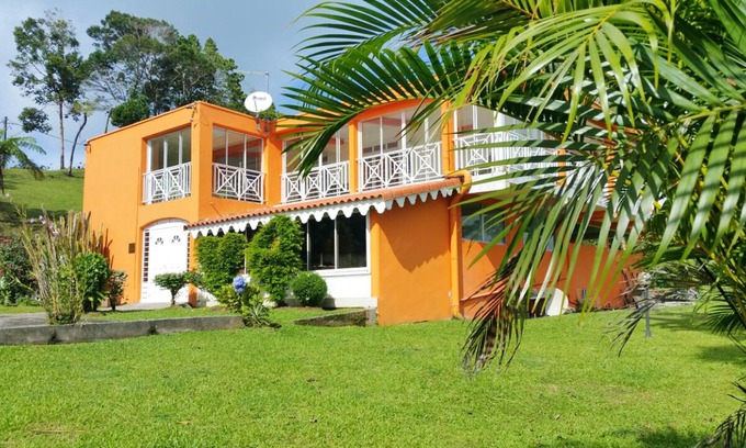 Saint-Joseph Casa | Homerez - Casa para 4 pers. con vistas al mar, jardín y terraza en saint-joseph