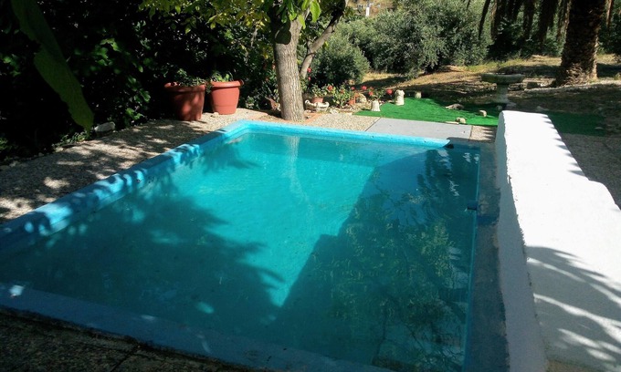 Albanchez de Magina Casa | Homerez - Casa para 6 pers. con piscina y jardín en Albanchez de Mágina