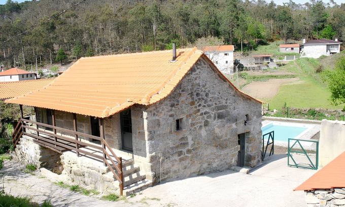 Meada Casa | Homerez - Casa en Águeda, piscina compartida