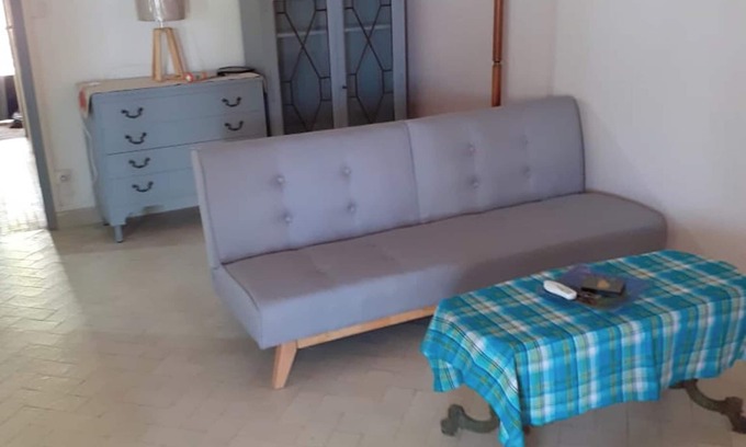 Basse-Terre Casa | Homerez - Casa cómoda con jardín en Basse-Terre + Estacionamiento incluido