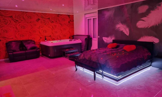 Bazoques Casa | Homerez - House in Bazoques with jacuzzi