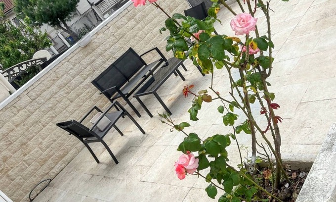 Drancy Casa | Homerez - House in Drancy, near RER B.
