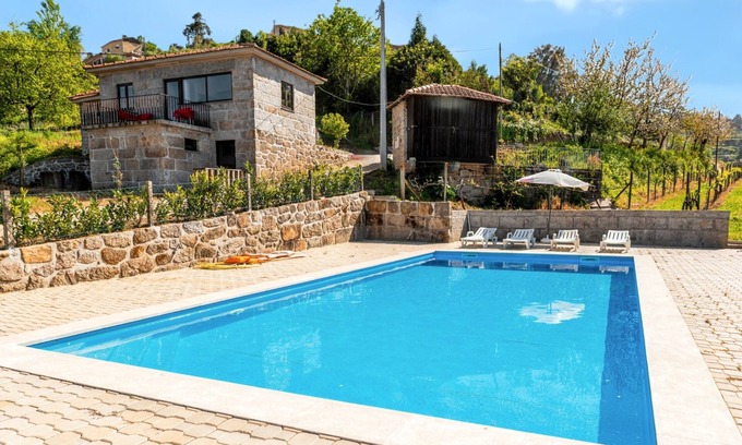 Castelo de Paiva Casa | Homerez - Casa en Fornos con piscina