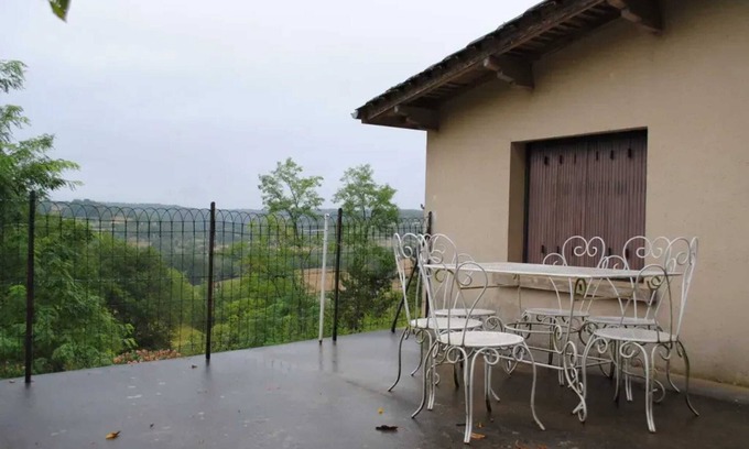 Pays-de-Belves Casa | Homerez - Casa en Pays-de-Belvès