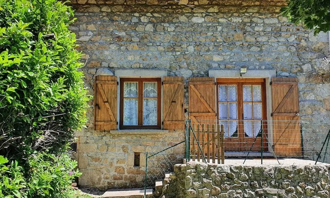 Saint-Antheme Casa | Homerez - House in Saint-Anthème
