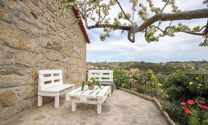 Sortelha Casa | Homerez - Casa para 4 pers. con piscina compartida, jardín y terraza en Sortelha