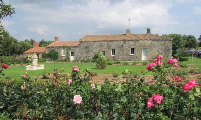 Landevieille Casa | Homerez - Casa Landevieille + jardín