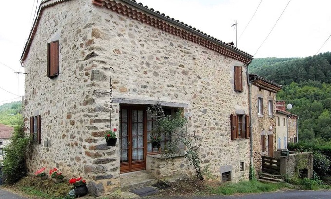 Saint-Cirgues Casa | Homerez - Casa cerca de Saint-Cirgues