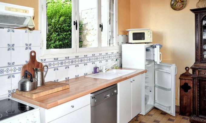 Itteville Casa | Homerez - Casa con jardín en Itteville y vistas al jardín