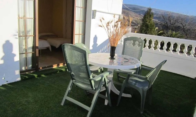 Yegen Casa | Homerez - Casa idílica en Yegen con vistas a la montaña
