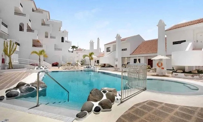 San Eugenio Apartamento | Homerez - Apartamento de Lujo Costa Adeje 130 m²