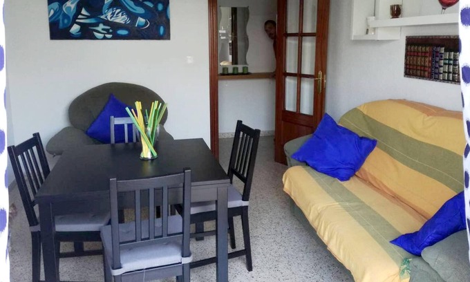 Plaza de Toros-Doctores-San Lázaro Apartamento | Homerez - Bonito apartamento para 7 pers. con balcón en Granada