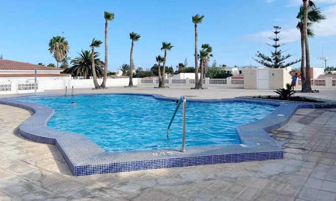 Las Rosas Apartamento | Homerez - Nice appartement 1 km away from the beach for 2 ppl. with shared pool