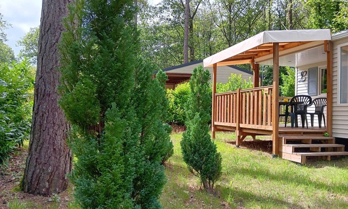 Saint-Cheron Casa | Homerez - Nice bungalow for 5 ppl. with shared pool and terrace at Saint-Chéron