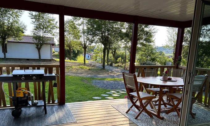 Hasparren Chalet De Esquí | Homerez - Nice chalet for 6 ppl. with shared pool, jacuzzi and spa at Hasparren