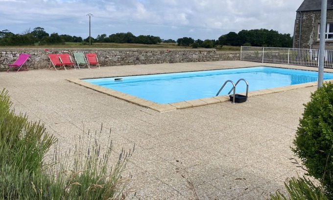 Montmartin-sur-Mer Apartamento | Homerez - Nice appartement 2 km away from the beach for 4 ppl. with shared pool