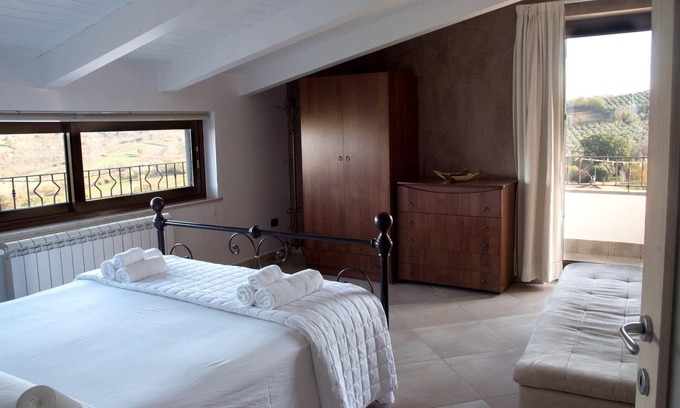 Caiazzo Casa | Homerez - Casa para 6 pers. con piscina compartida y jardín en Bosco di Caiazzo