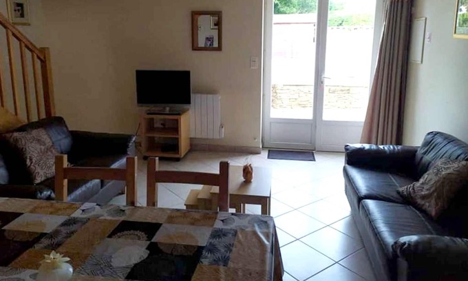 Rostrenen Casa | Homerez - Bonita casa para 5 pers. con piscina compartida y terraza en Rostrenen