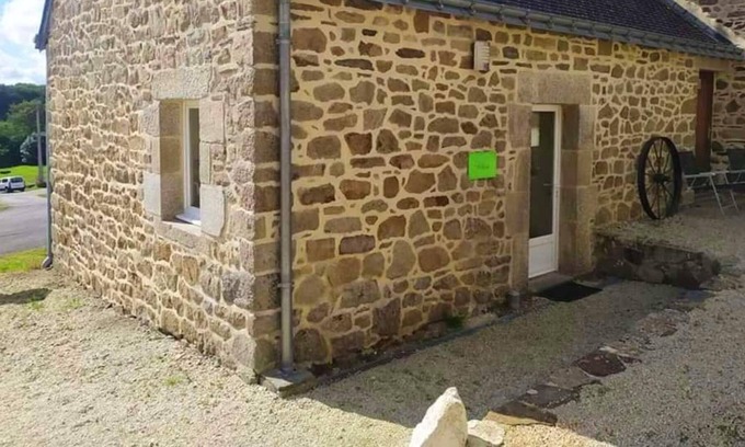 Rostrenen Casa | Homerez - Bonita casa para 3 pers. con piscina compartida y terraza en Rostrenen