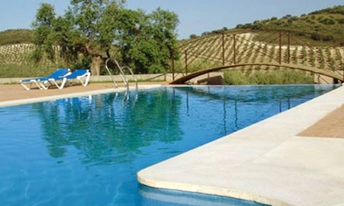 Estepa Casa | Homerez - Bonita casa para 6 pers. con piscina compartida y terraza en Estepa