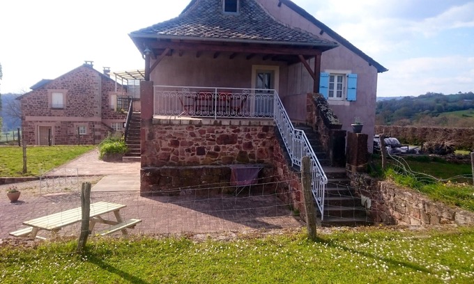 Nauviale Casa | Homerez - Nice house for 4 ppl. with shared pool, garden and terrace at Nauviale