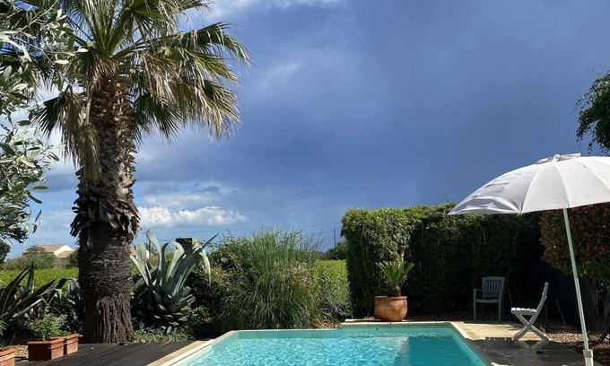 Gallician Casa | Homerez - Nice house for 6 ppl. with shared pool and terrace at Vauvert
